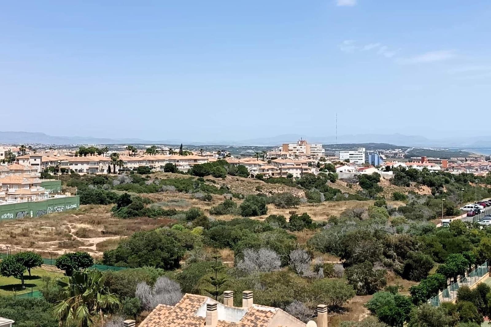 2 bedroom Penthouse for sale in Torrevieja with pool garage - € 186,000 (Ref: 9995142)