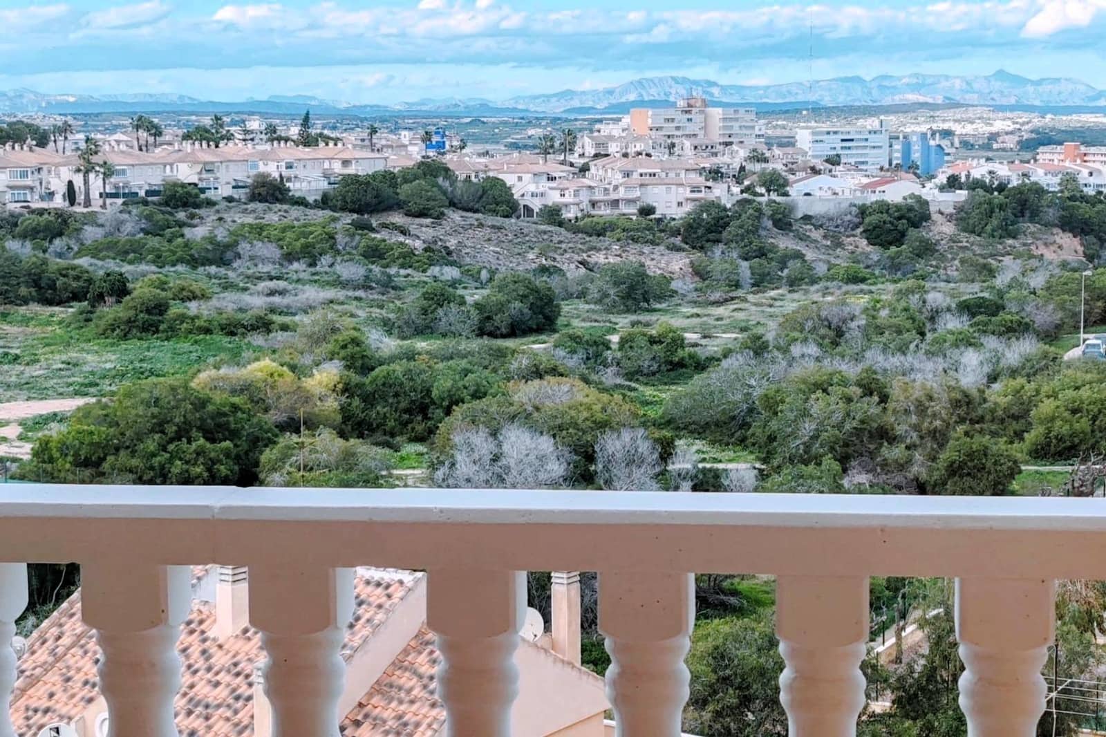 2 bedroom Penthouse for sale in Torrevieja with pool garage - € 186,000 (Ref: 9995142)