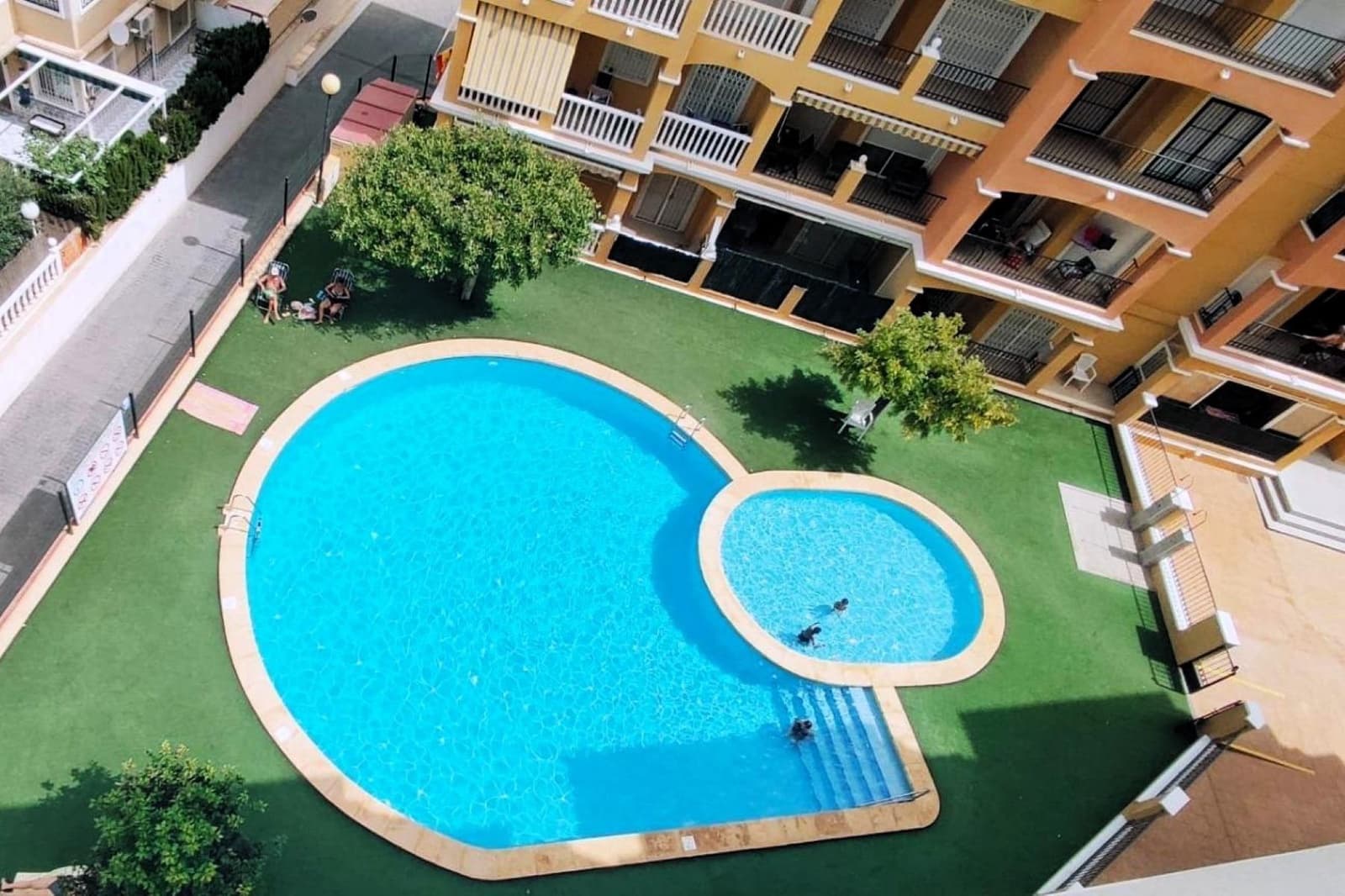 2 bedroom Penthouse for sale in Torrevieja with pool garage - € 186,000 (Ref: 9995142)