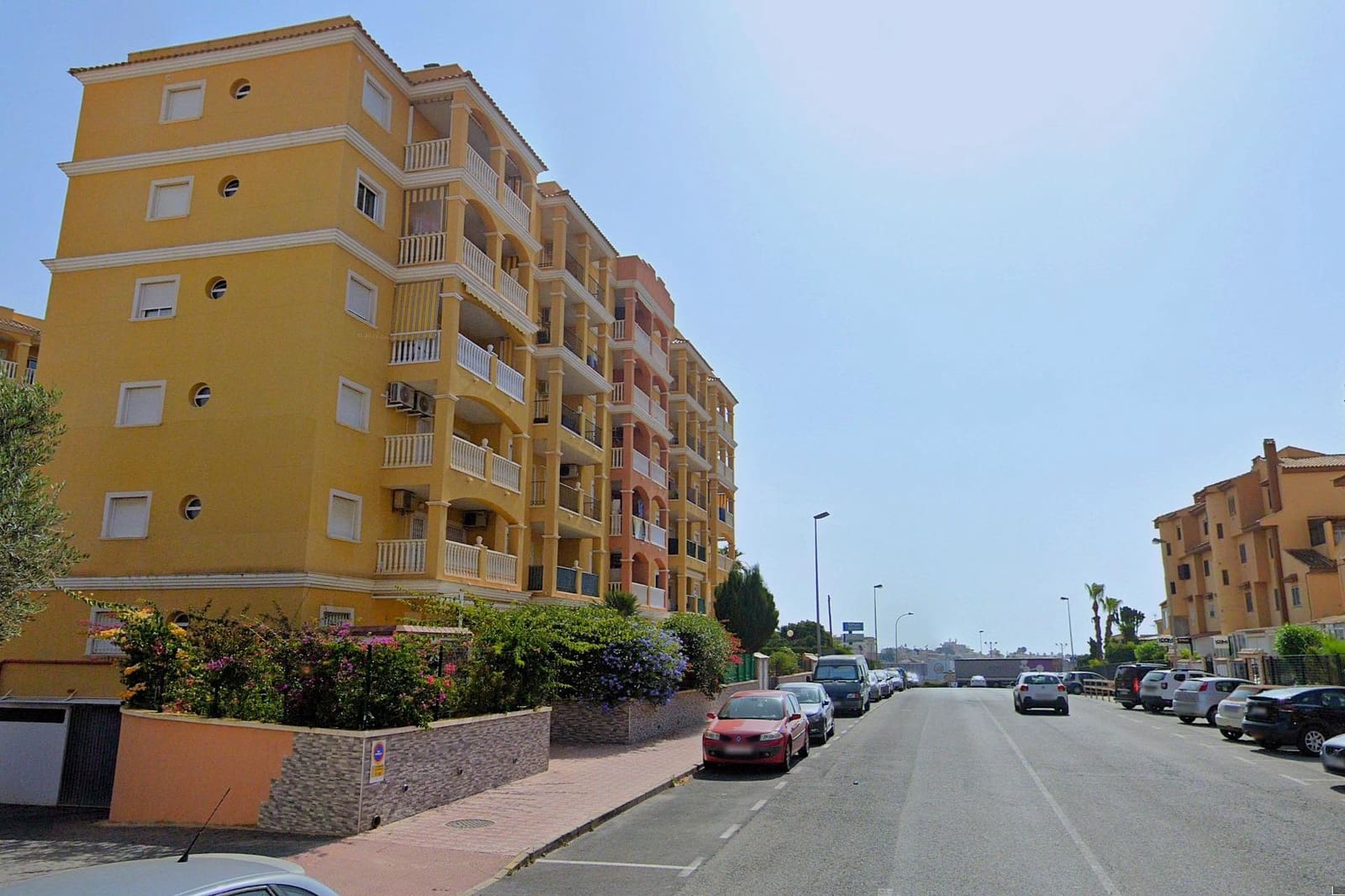 2 bedroom Penthouse for sale in Torrevieja with pool garage - € 186,000 (Ref: 9995142)