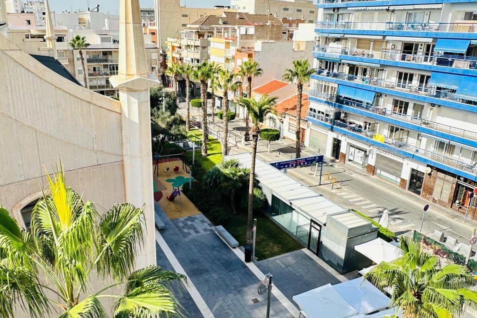 3 quarto Apartamento para venda em Torrevieja - 320 000 € (Ref: 9995143)
