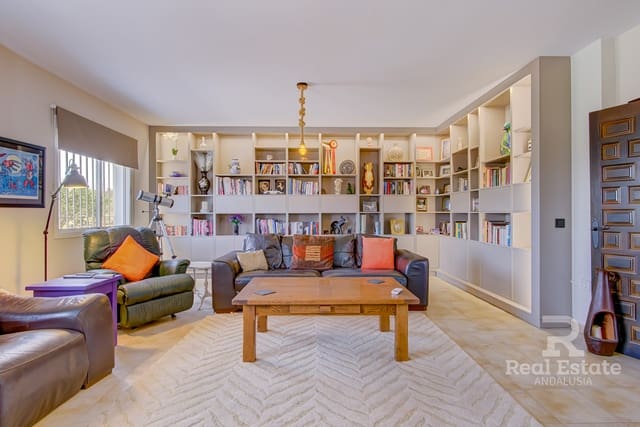 4 soveværelse Villa til salg i Canillas de Aceituno med swimmingpool garage - € 899.000 (Ref: 10046651)