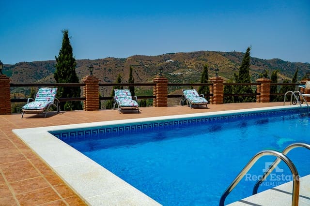 4 soveværelse Villa til salg i Canillas de Aceituno med swimmingpool garage - € 899.000 (Ref: 10046651)