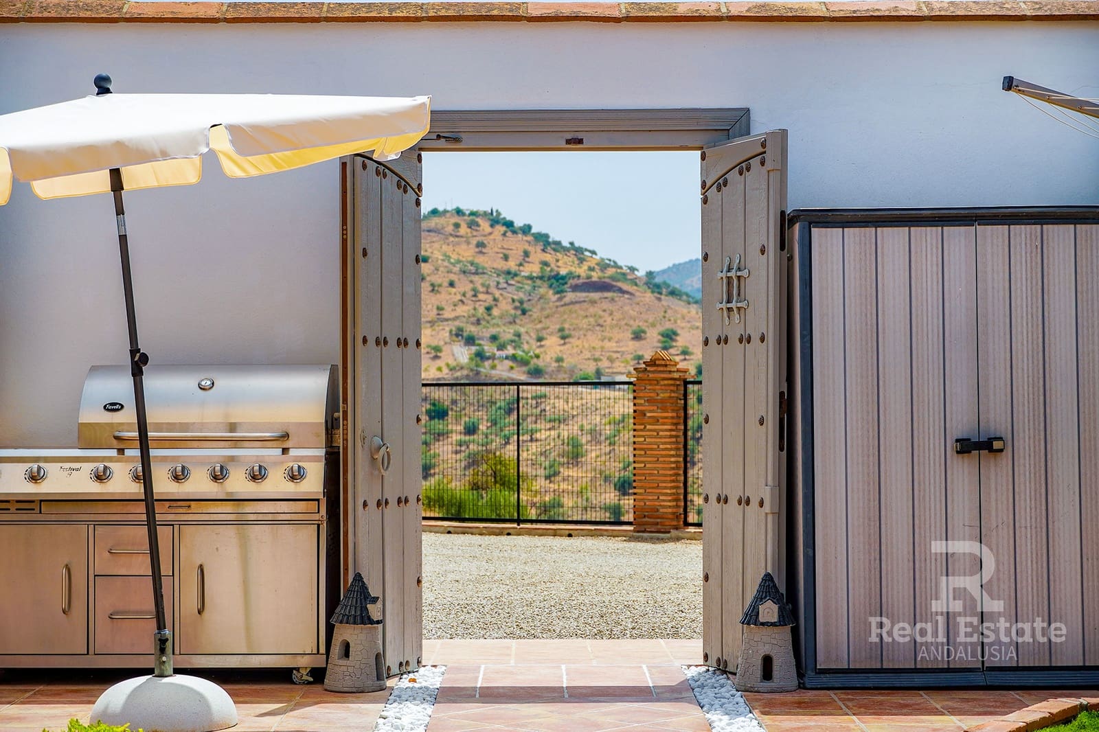 4 soveværelse Villa til salg i Canillas de Aceituno med swimmingpool garage - € 899.000 (Ref: 10046651)