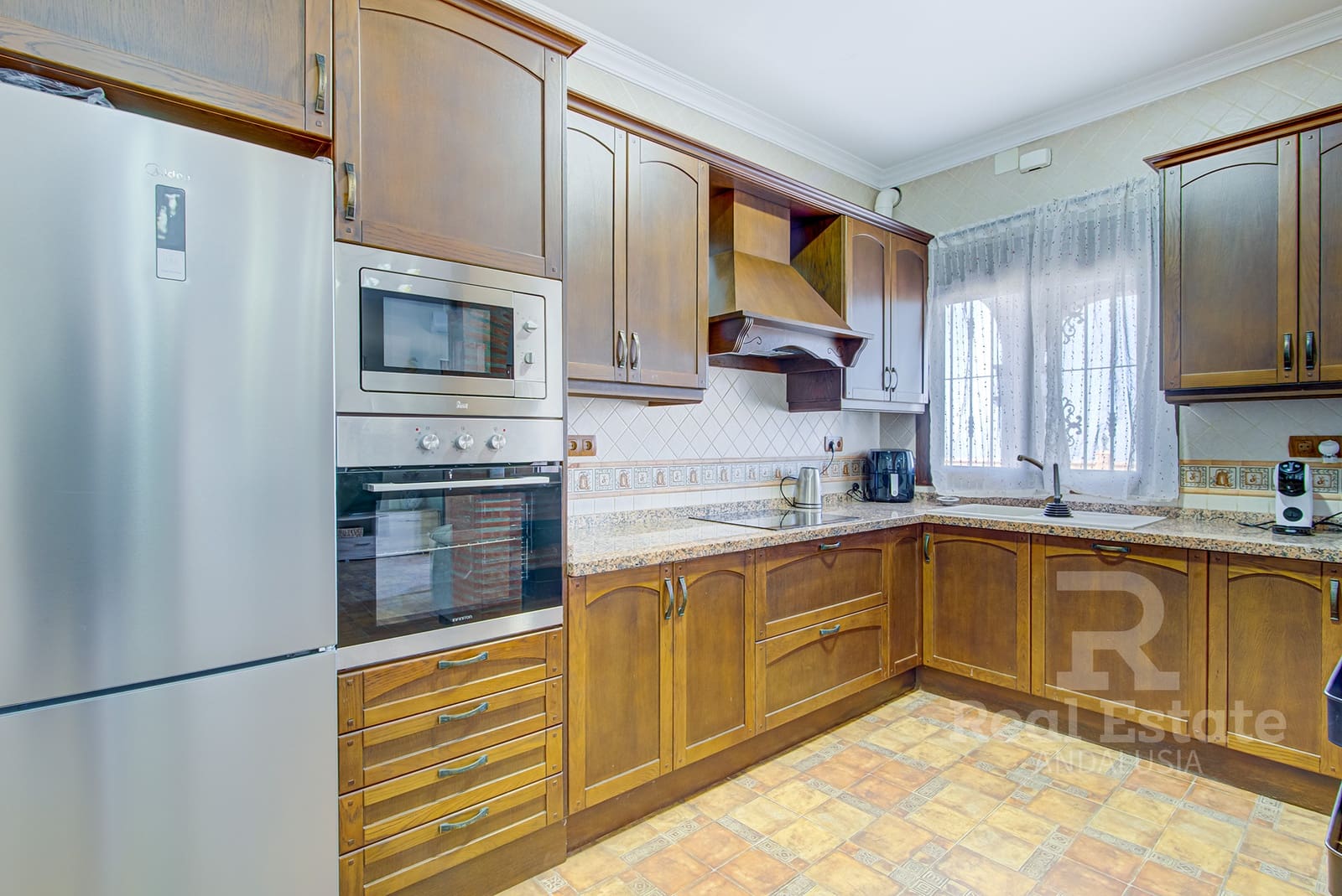 6 soveværelse Villa til leje i Corumbela med swimmingpool garage - € 1.650 (Ref: 10062959)