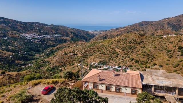 6 soverom Villa til leie i Corumbela, Sayalonga med svømmebasseng garasje - € 1 650 (Ref: 10062959)