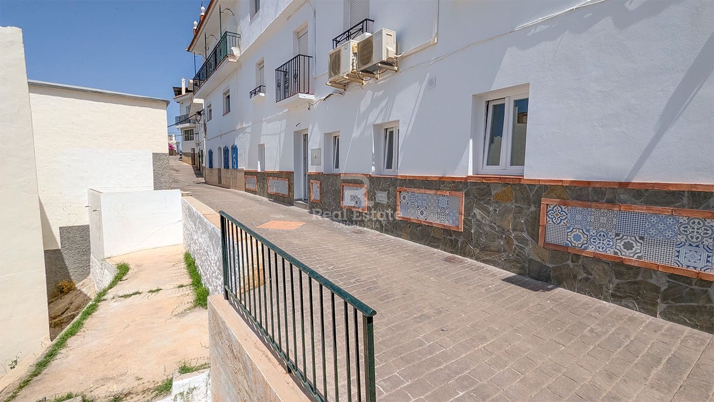 3 soveværelse Byhus til salg i Competa - € 159.000 (Ref: 8428012)