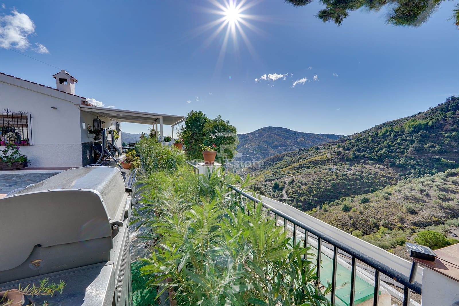 1 bedroom Villa for rent in Competa with pool garage - € 800 (Ref: 8620556)