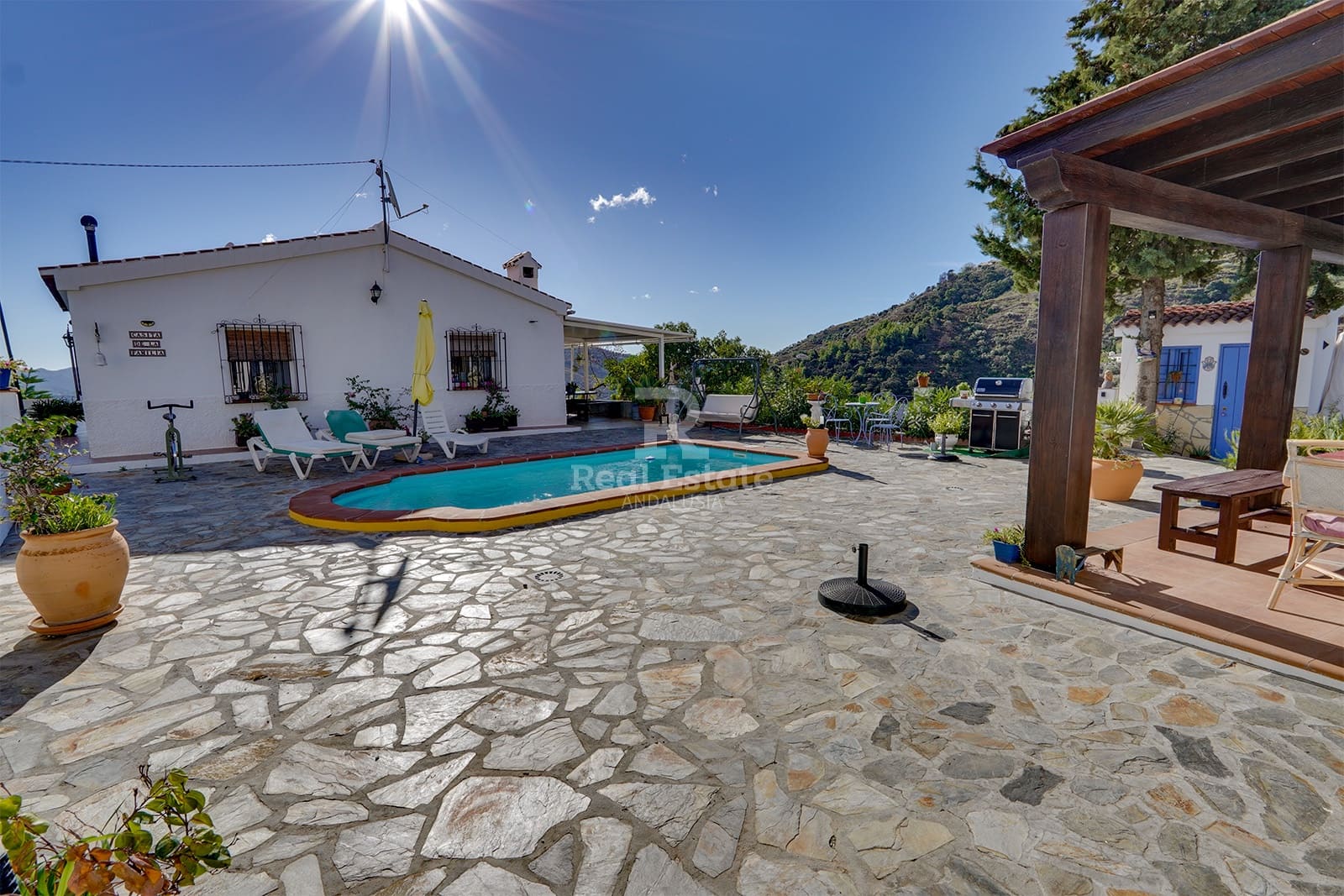 1 bedroom Villa for rent in Competa with pool garage - € 800 (Ref: 8620556)