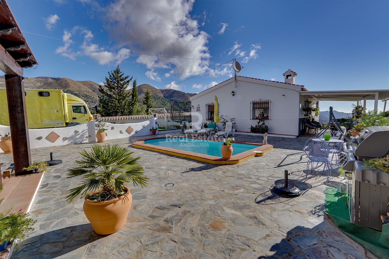 1 bedroom Villa for rent in Competa with pool garage - € 800 (Ref: 8620556)
