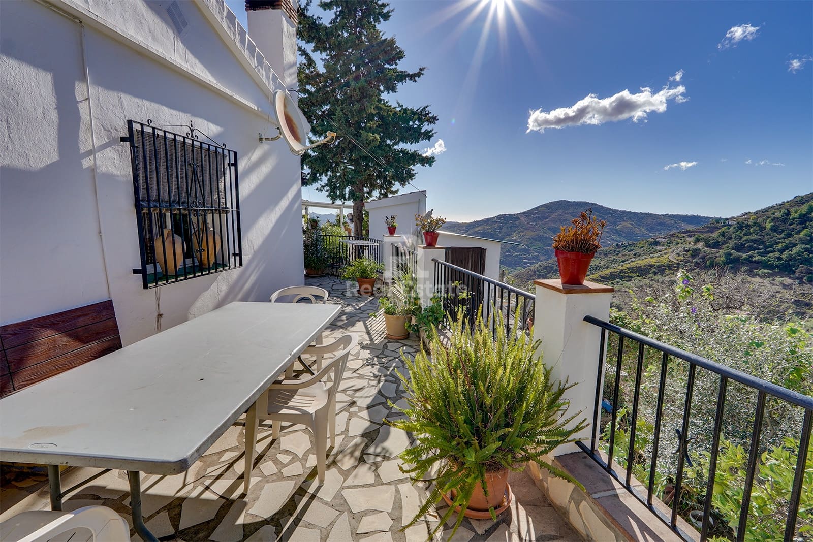 1 bedroom Villa for rent in Competa with pool garage - € 800 (Ref: 8620556)