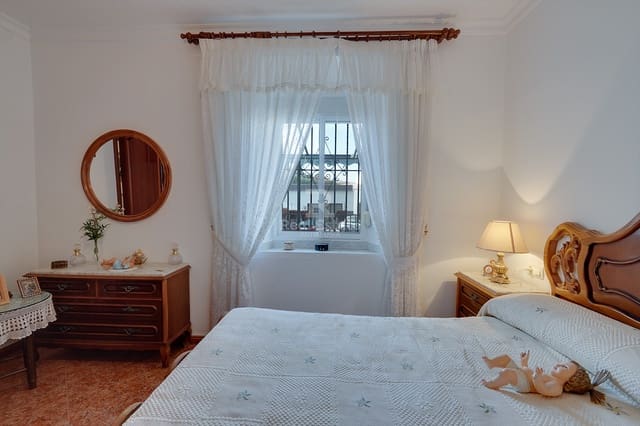 4 soverom Hus til salgs i Cómpeta med garasje - € 200 000 (Ref: 8707526)