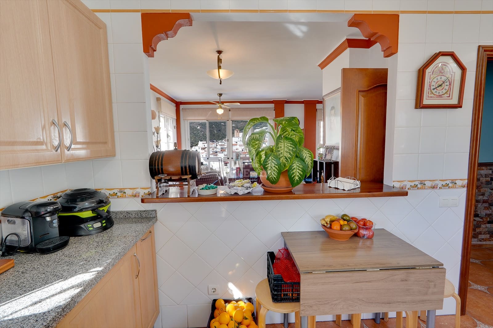 4 slaapkamer Villa te koop in Canillas de Albaida met zwembad garage - € 437.000 (Ref: 8816917)