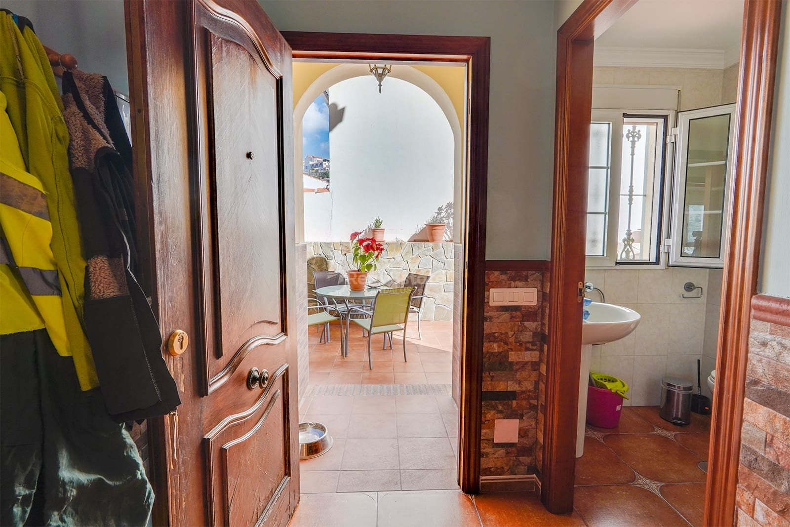 4 slaapkamer Villa te koop in Canillas de Albaida met zwembad garage - € 437.000 (Ref: 8816917)