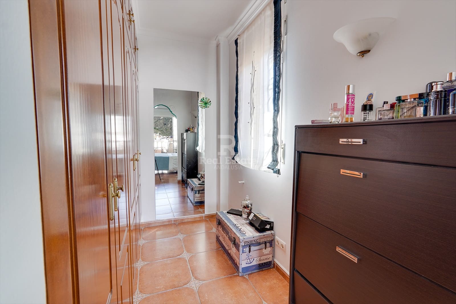 4 slaapkamer Villa te koop in Canillas de Albaida met zwembad garage - € 437.000 (Ref: 8816917)