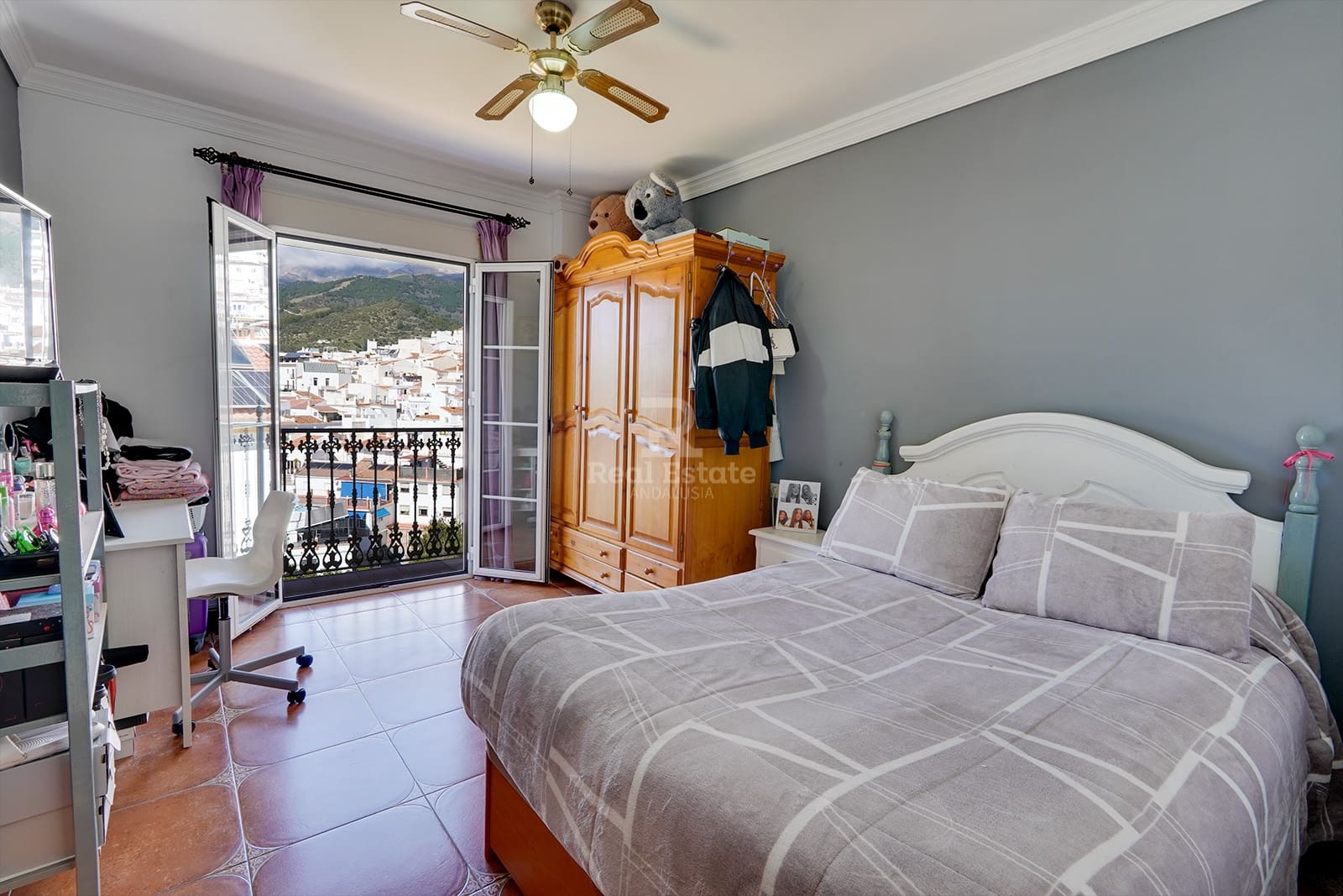 4 slaapkamer Villa te koop in Canillas de Albaida met zwembad garage - € 437.000 (Ref: 8816917)