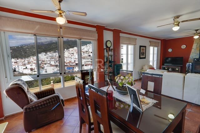 4 soveværelse Villa til salg i Canillas de Albaida med swimmingpool garage - € 437.000 (Ref: 8816917)