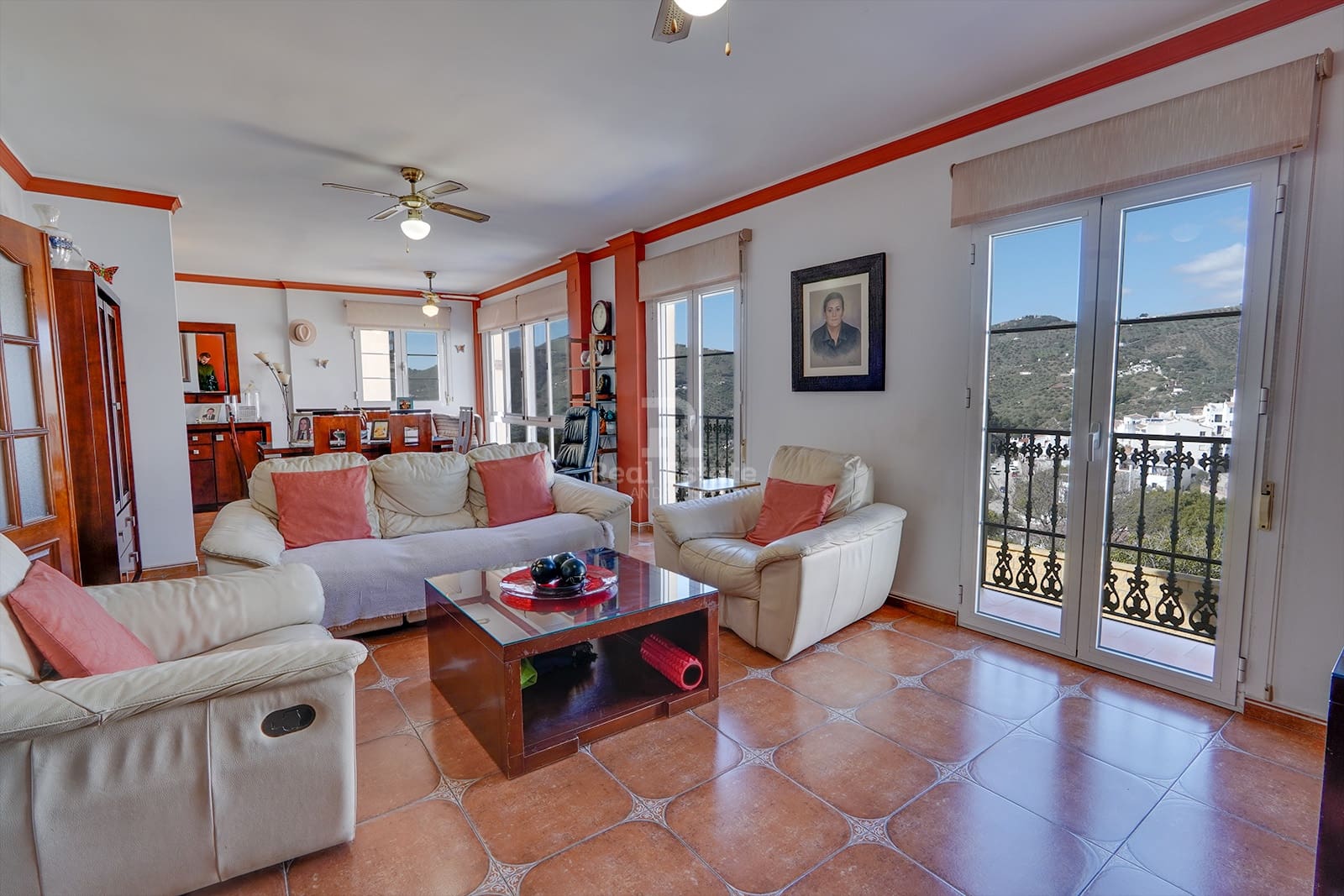 4 slaapkamer Villa te koop in Canillas de Albaida met zwembad garage - € 437.000 (Ref: 8816917)