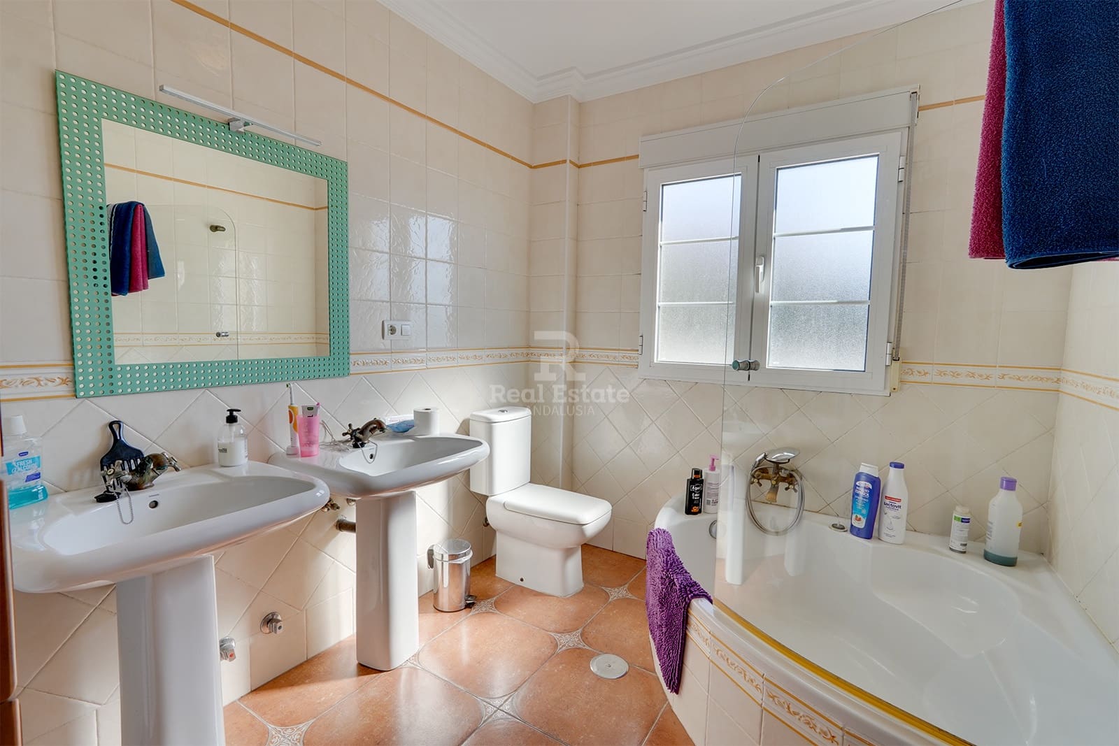 4 slaapkamer Villa te koop in Canillas de Albaida met zwembad garage - € 437.000 (Ref: 8816917)