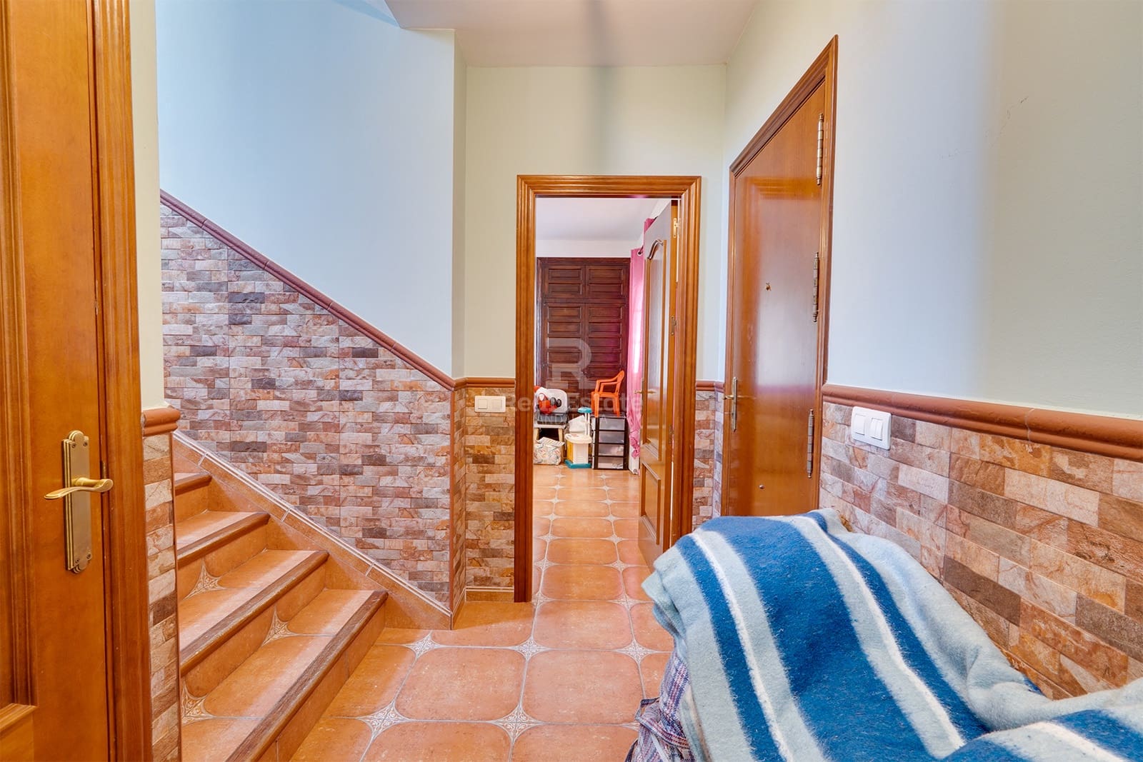 4 slaapkamer Villa te koop in Canillas de Albaida met zwembad garage - € 437.000 (Ref: 8816917)