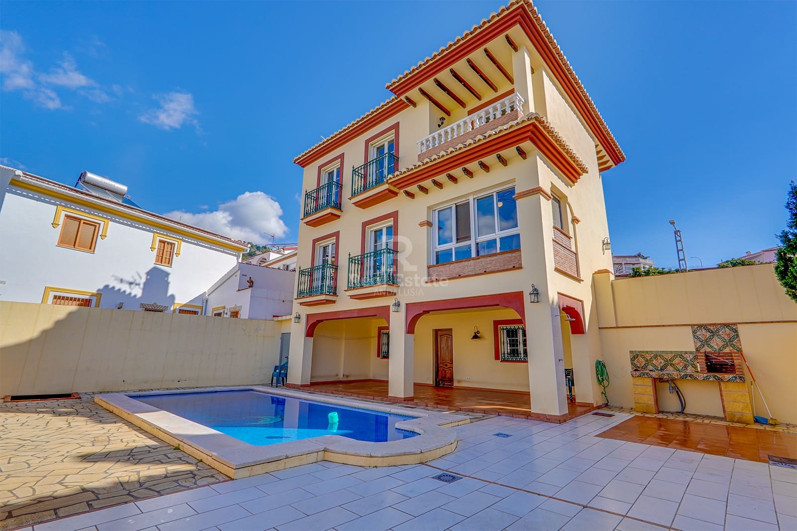 4 slaapkamer Villa te koop in Canillas de Albaida met zwembad garage - € 437.000 (Ref: 8816917)
