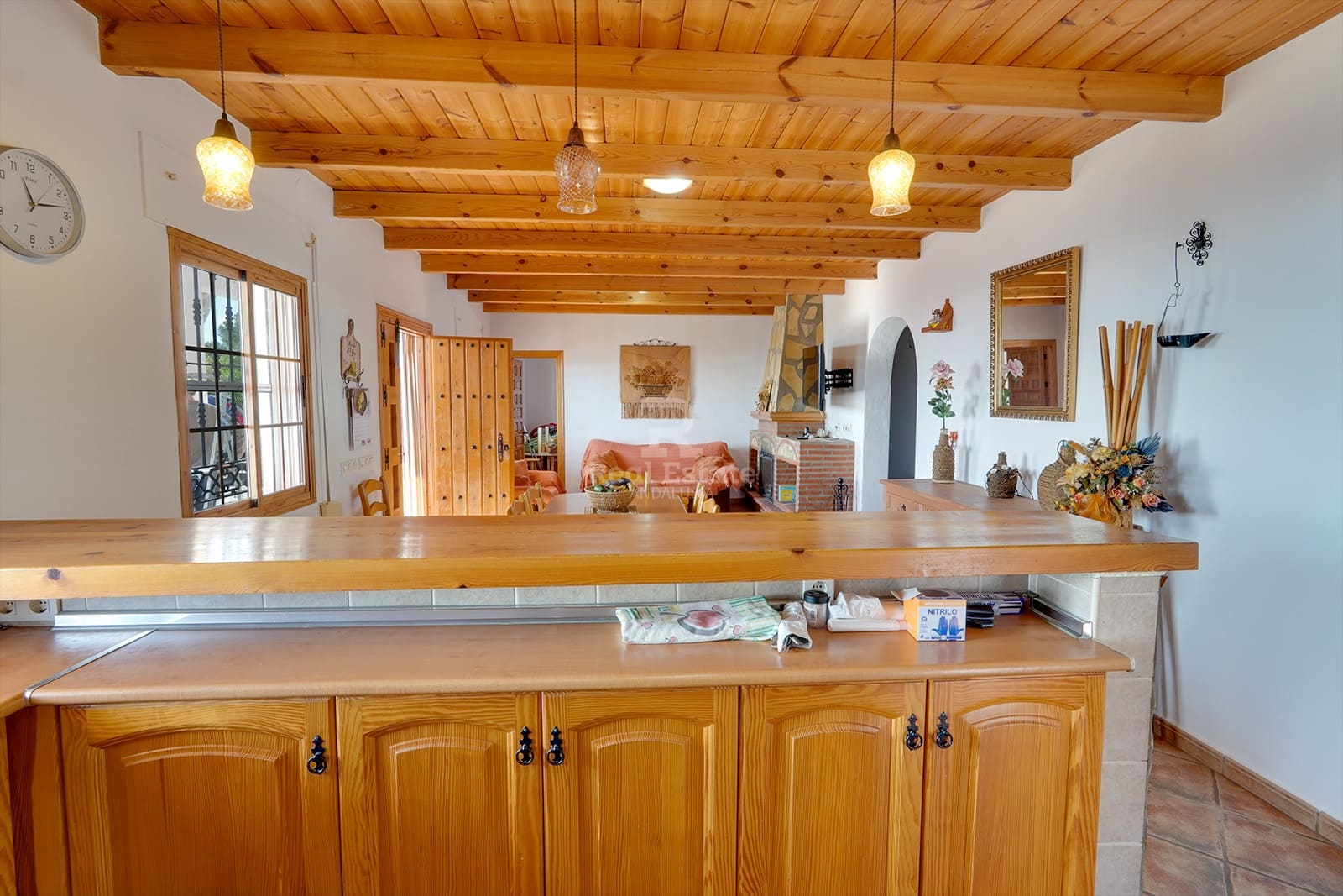 4 bedroom Villa for rent in Sayalonga with pool garage - € 1,500 (Ref: 8835880)