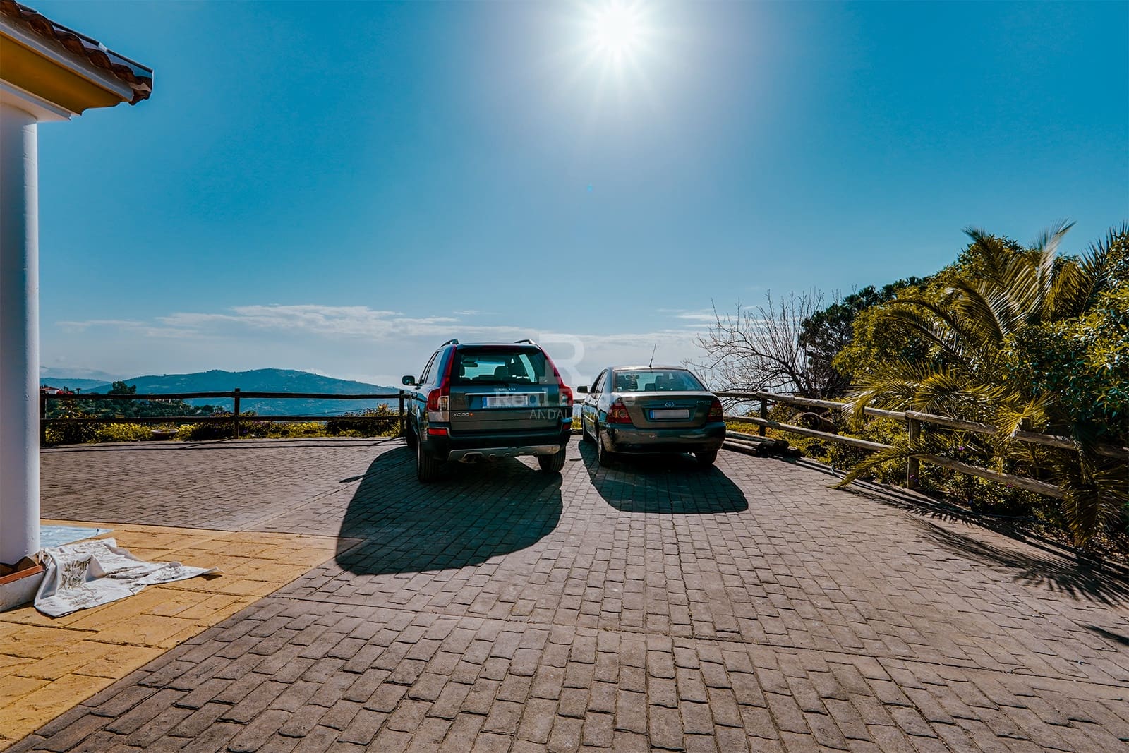 4 bedroom Villa for rent in Sayalonga with pool garage - € 1,500 (Ref: 8835880)