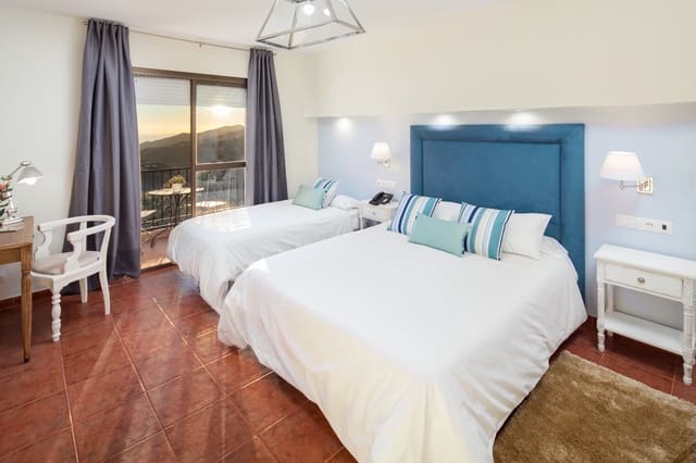 32 soverom Hotell til salgs i Cómpeta med svømmebasseng garasje - € 3 900 000 (Ref: 8886936)