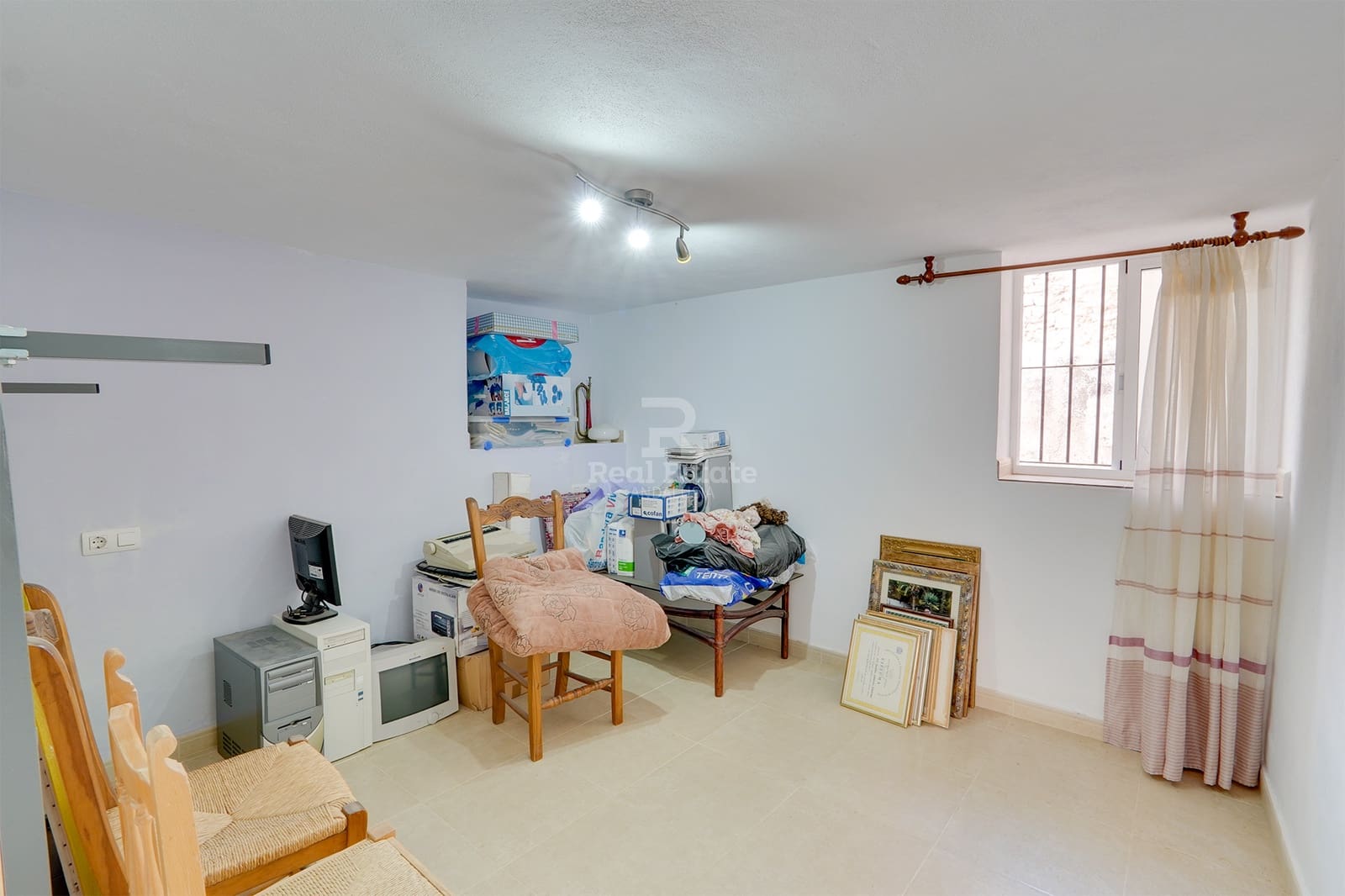 7 soveværelse Byhus til salg i Canillas de Albaida - € 139.950 (Ref: 8920406)