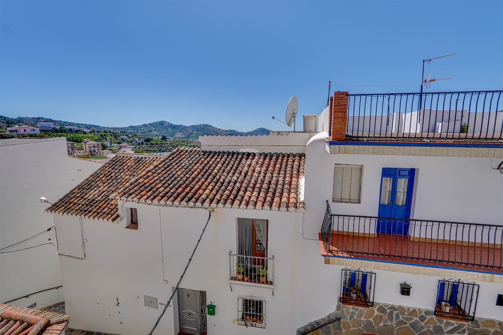 7 soveværelse Byhus til salg i Canillas de Albaida - € 139.950 (Ref: 8920406)