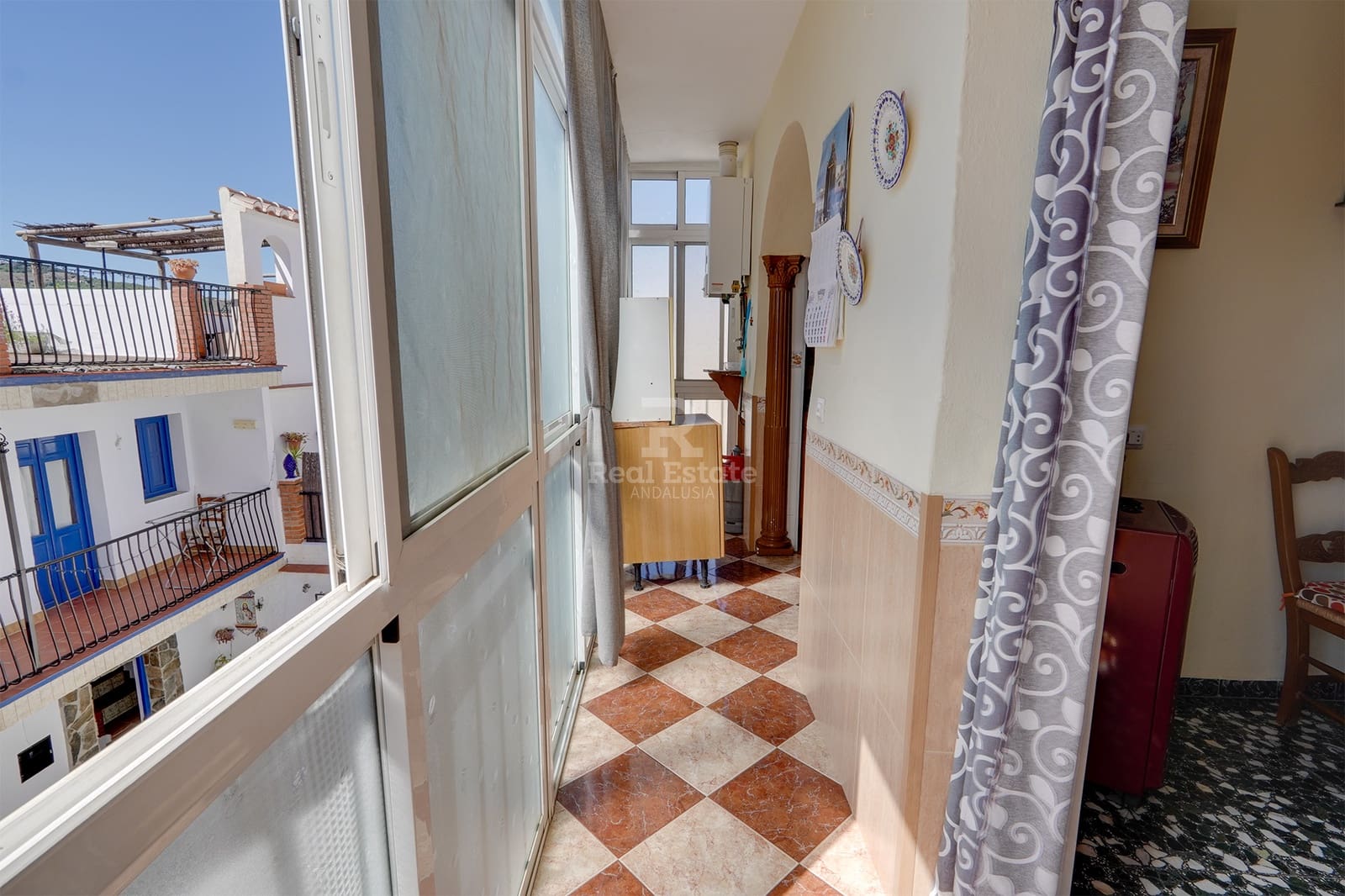 7 soveværelse Byhus til salg i Canillas de Albaida - € 139.950 (Ref: 8920406)