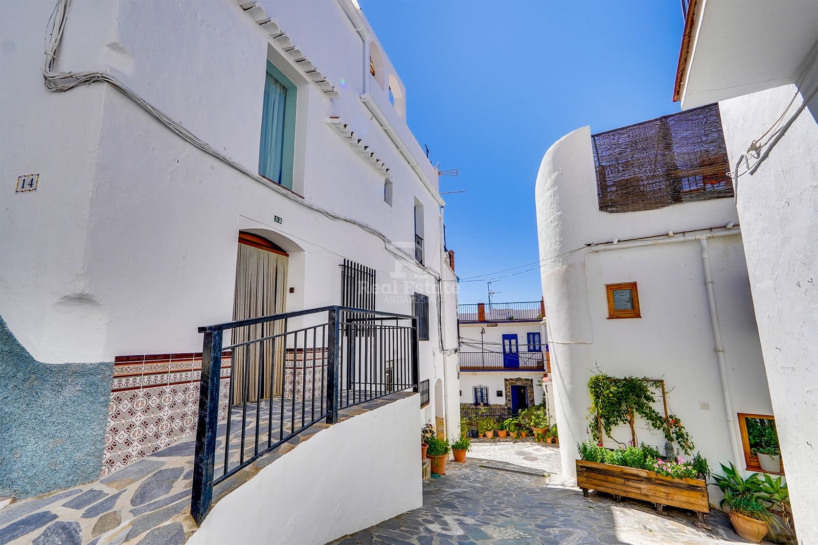 7 soveværelse Byhus til salg i Canillas de Albaida - € 139.950 (Ref: 8920406)