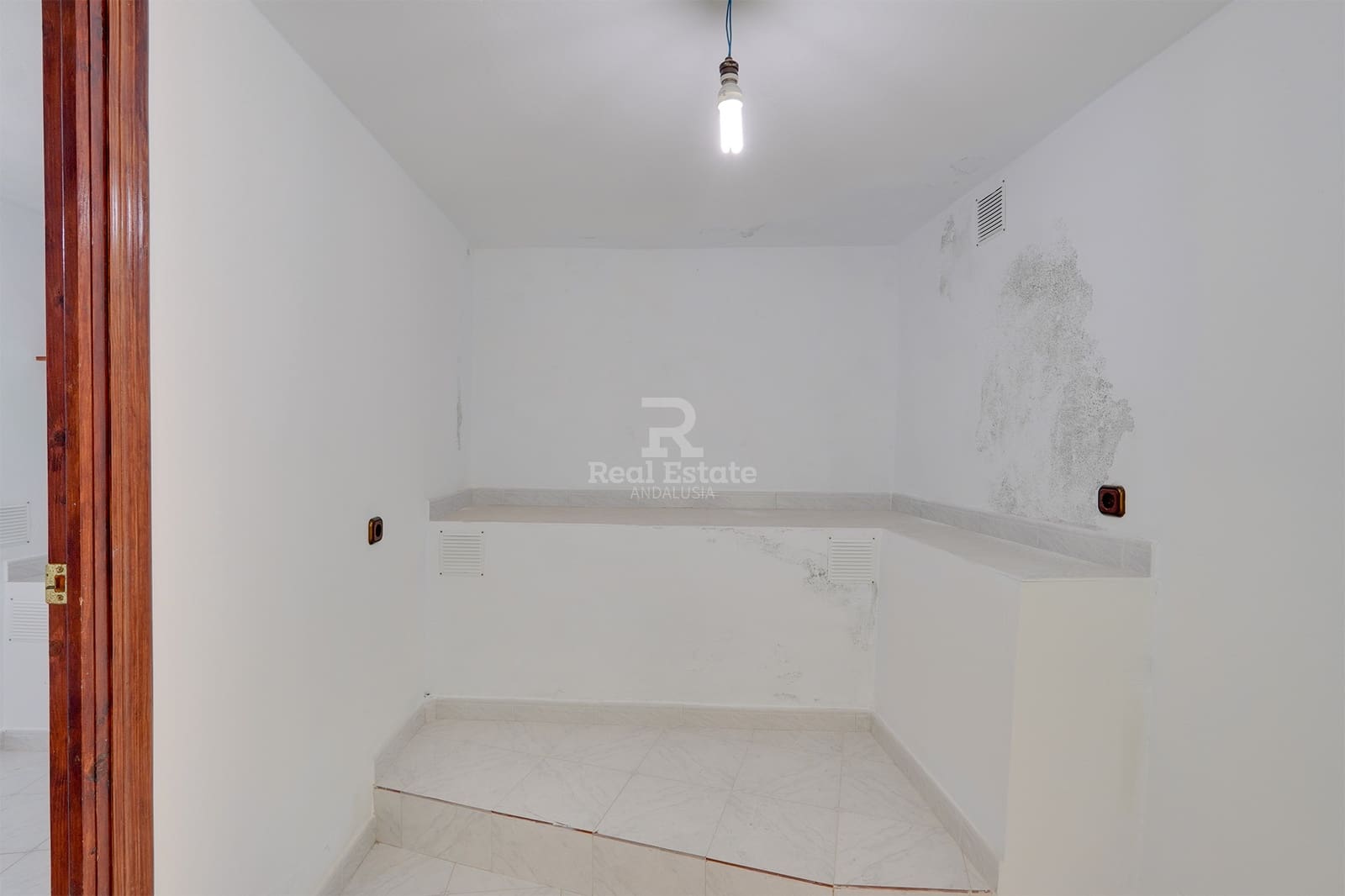 7 soveværelse Byhus til salg i Canillas de Albaida - € 139.950 (Ref: 8920406)