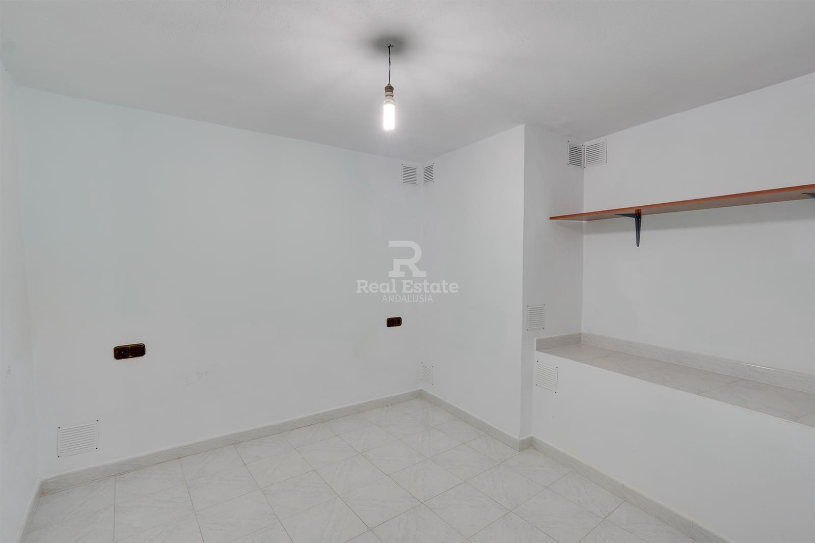 7 soveværelse Byhus til salg i Canillas de Albaida - € 139.950 (Ref: 8920406)