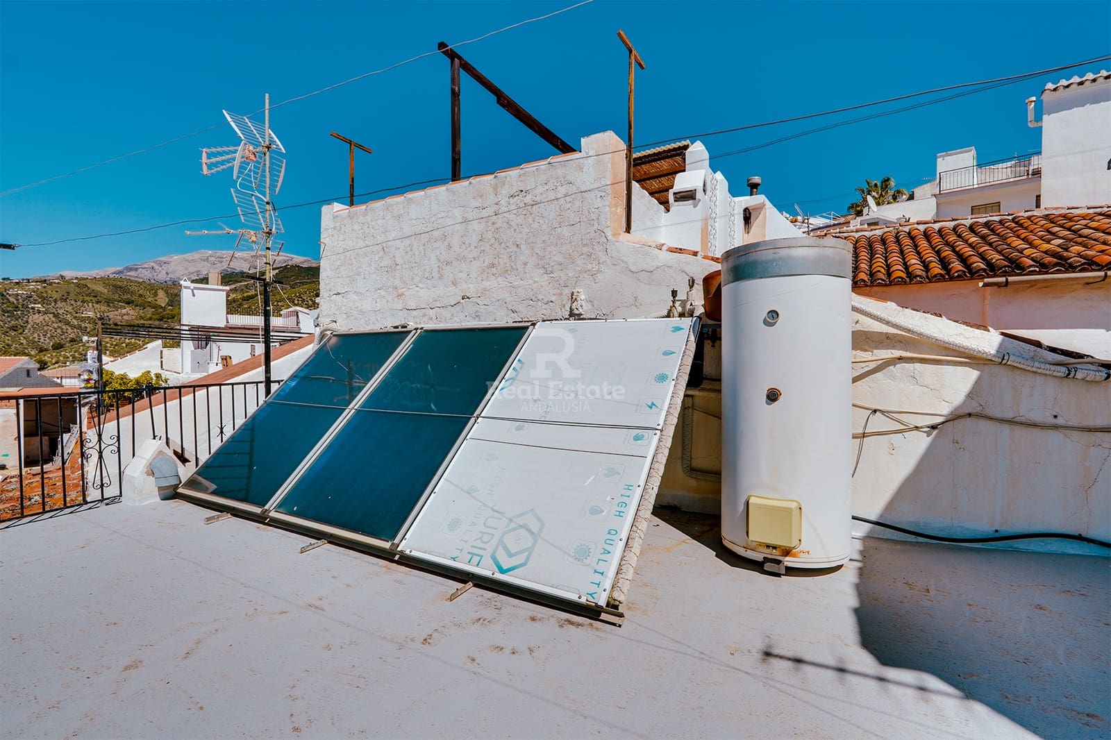 7 soveværelse Byhus til salg i Canillas de Albaida - € 139.950 (Ref: 8920406)