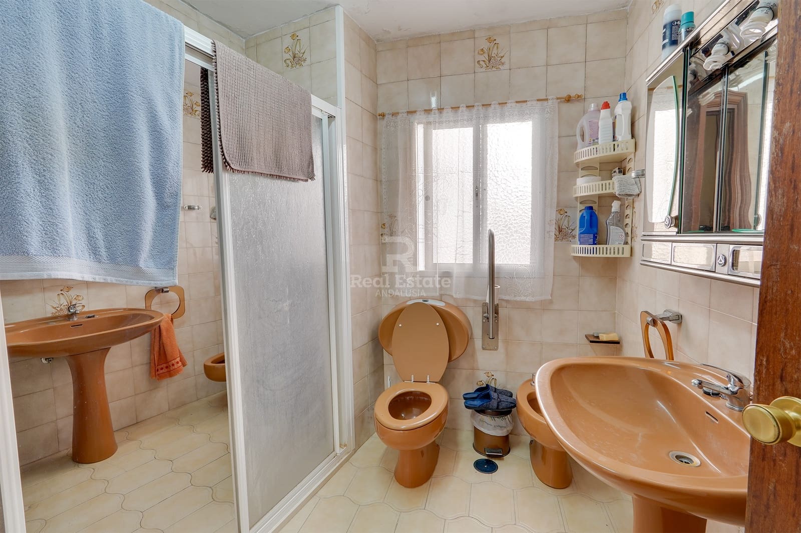 7 soveværelse Byhus til salg i Canillas de Albaida - € 139.950 (Ref: 8920406)