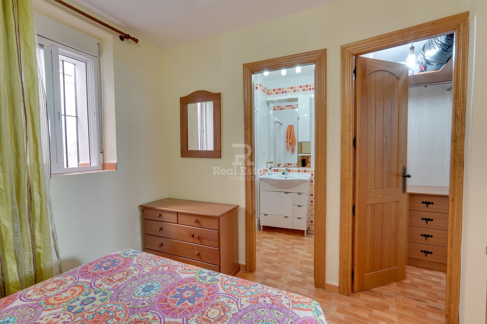 7 soveværelse Byhus til salg i Canillas de Albaida - € 139.950 (Ref: 8920406)