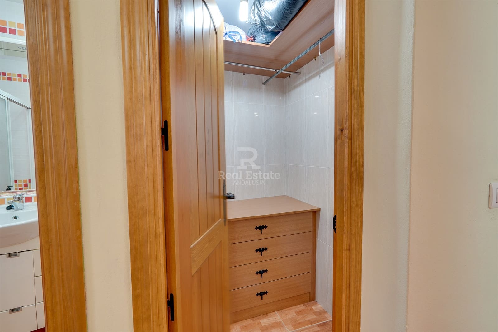 7 soveværelse Byhus til salg i Canillas de Albaida - € 139.950 (Ref: 8920406)