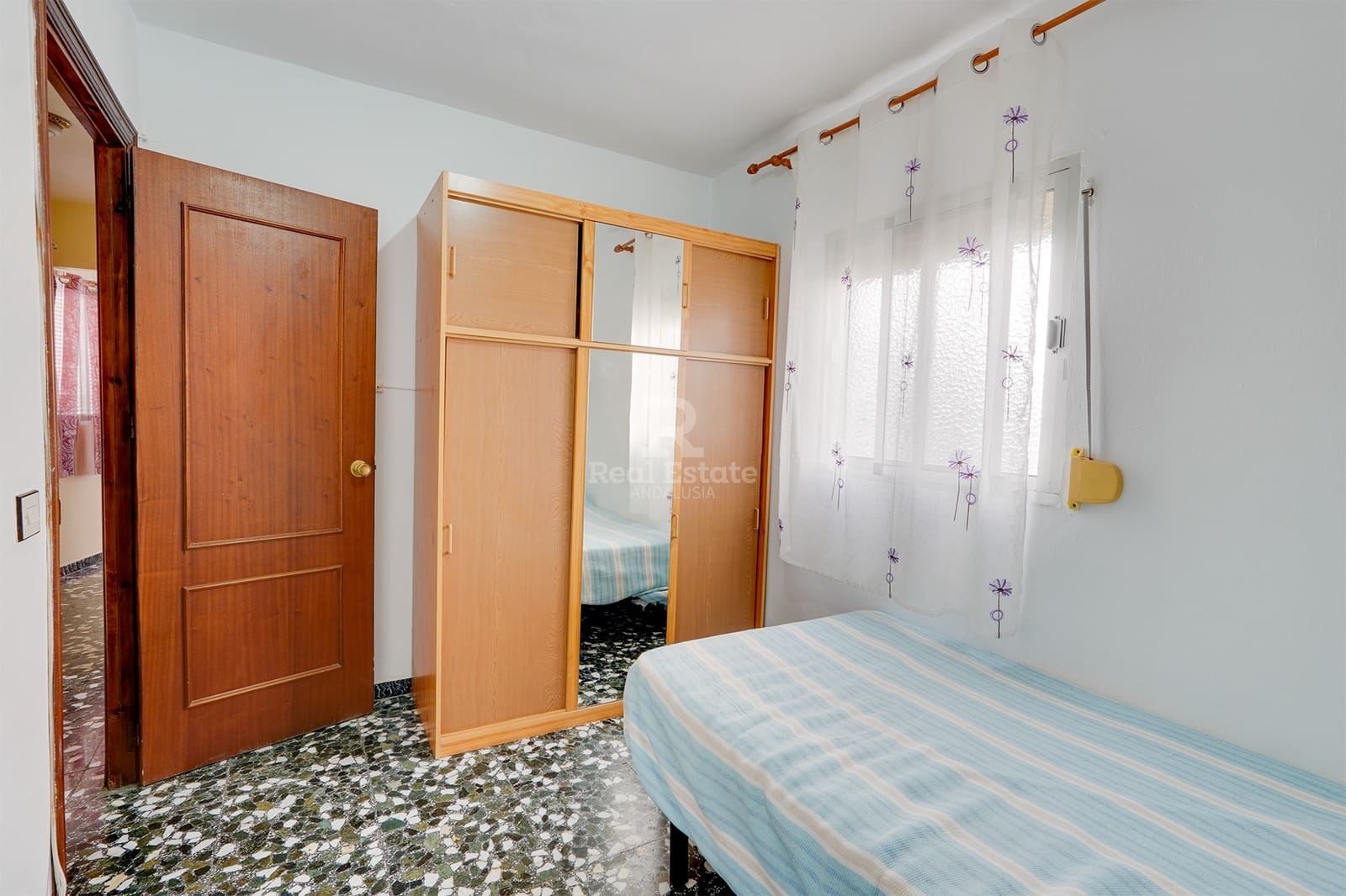 7 soveværelse Byhus til salg i Canillas de Albaida - € 139.950 (Ref: 8920406)