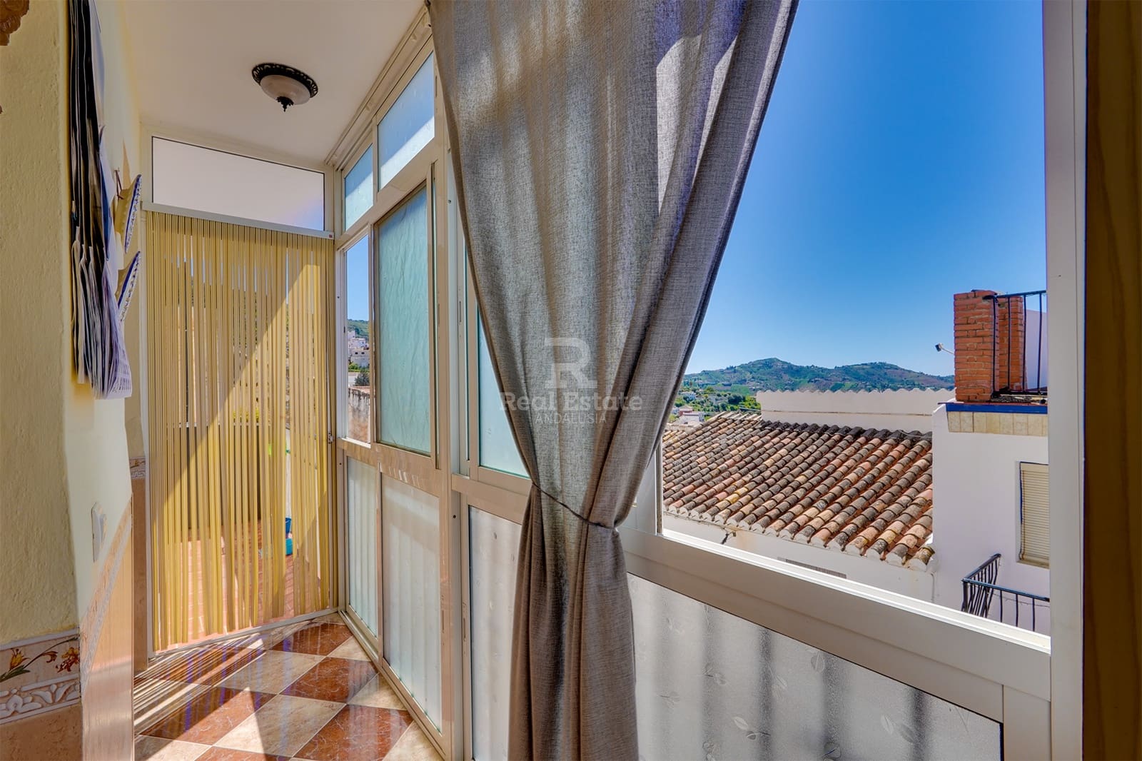 7 soveværelse Byhus til salg i Canillas de Albaida - € 139.950 (Ref: 8920406)