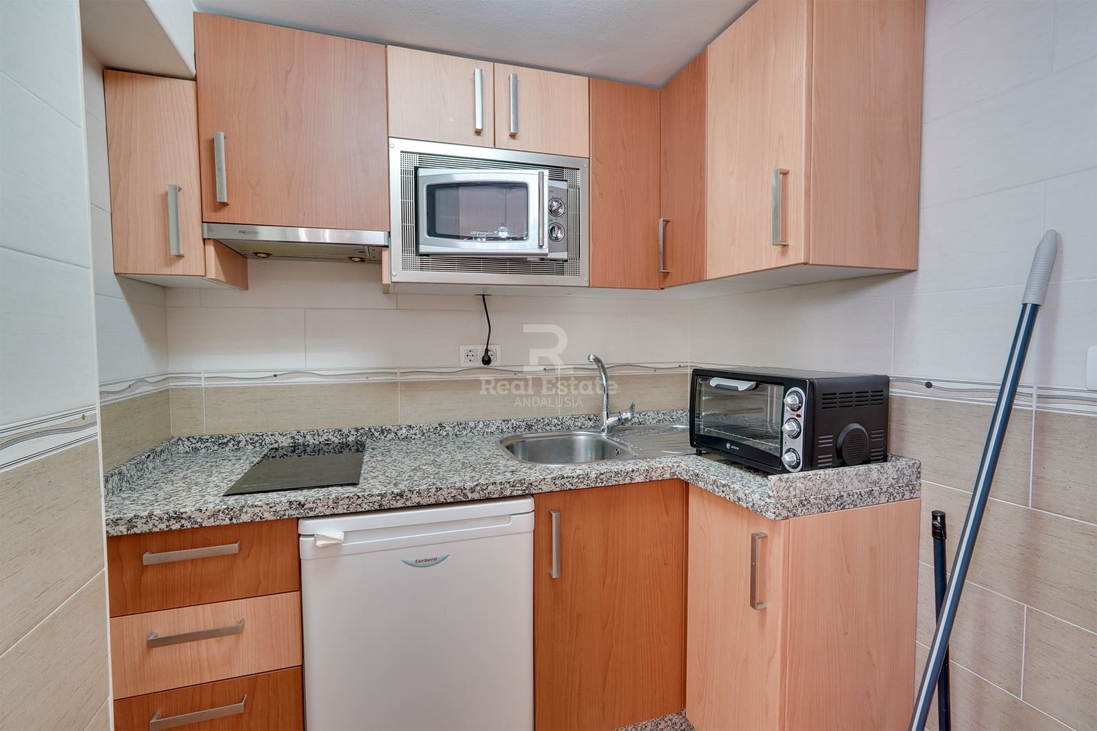 7 soveværelse Byhus til salg i Canillas de Albaida - € 139.950 (Ref: 8920406)