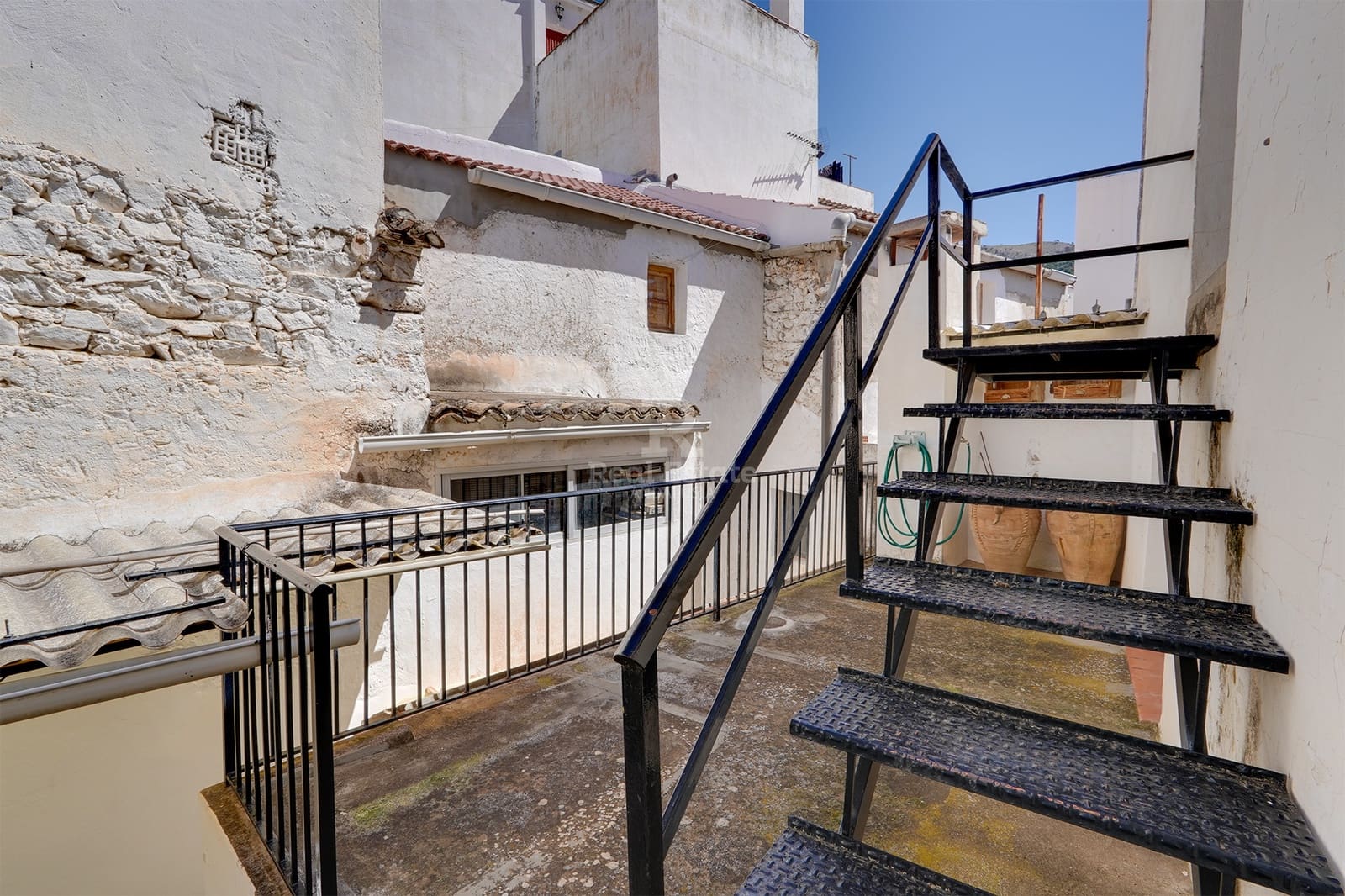 7 soveværelse Byhus til salg i Canillas de Albaida - € 139.950 (Ref: 8920406)