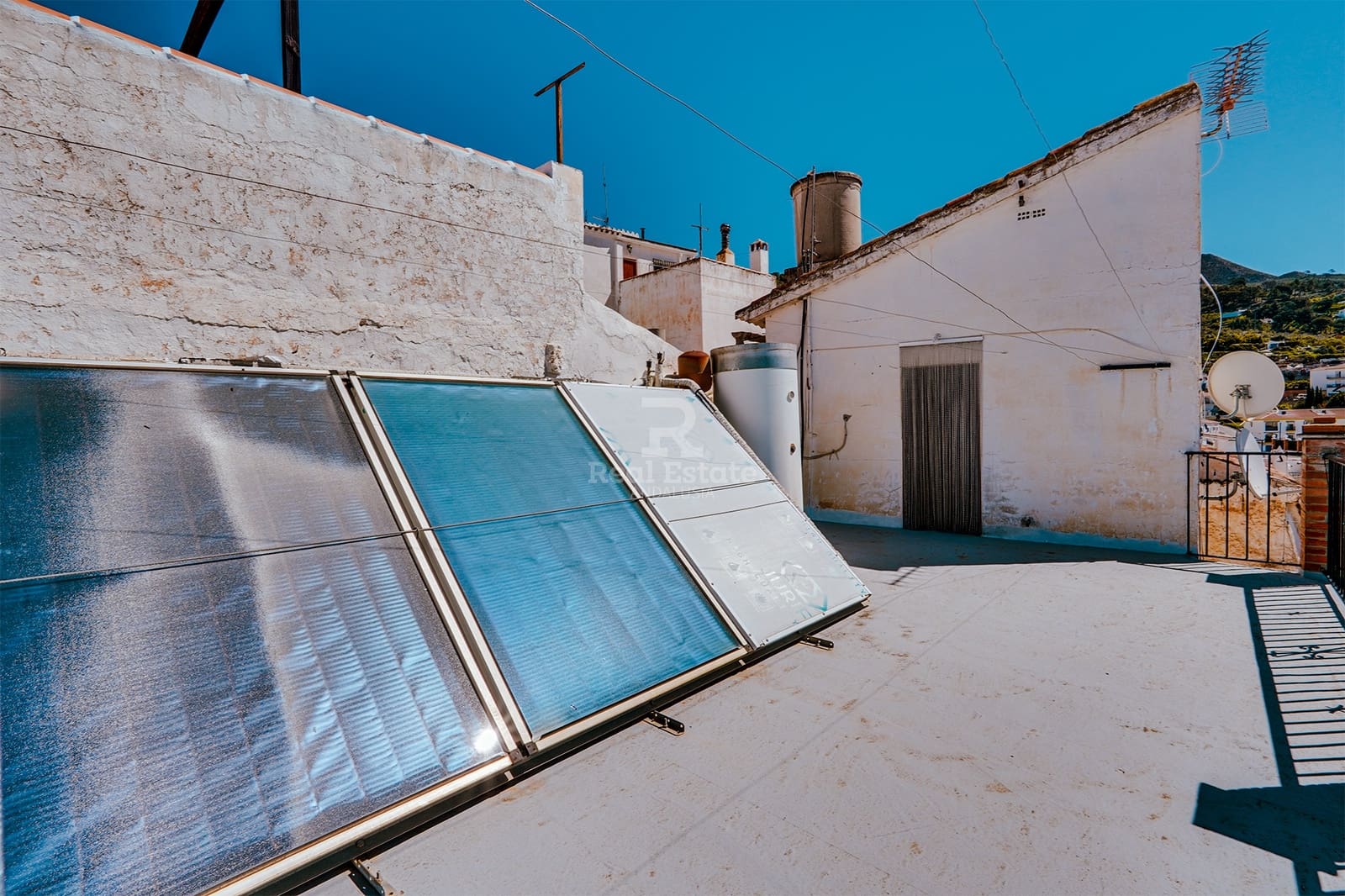 7 soveværelse Byhus til salg i Canillas de Albaida - € 139.950 (Ref: 8920406)