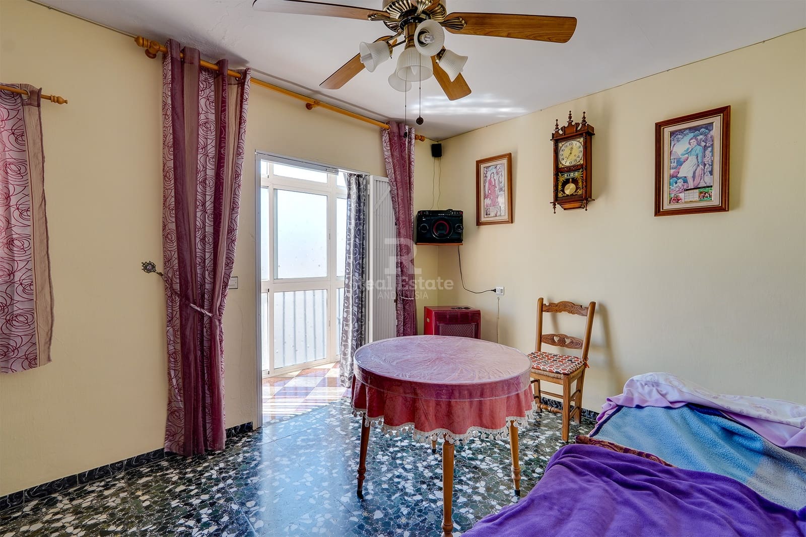 7 soveværelse Byhus til salg i Canillas de Albaida - € 139.950 (Ref: 8920406)