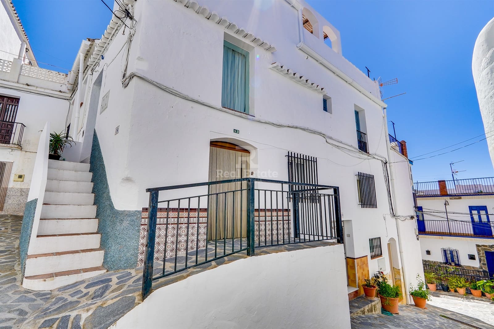 7 soveværelse Byhus til salg i Canillas de Albaida - € 139.950 (Ref: 8920406)