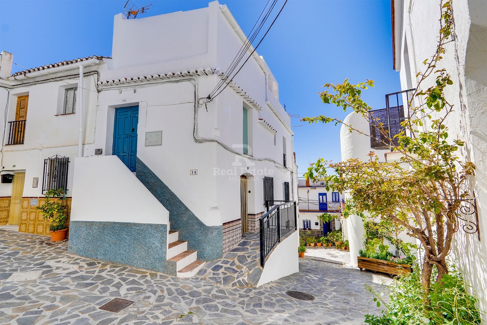 7 soveværelse Byhus til salg i Canillas de Albaida - € 139.950 (Ref: 8920406)