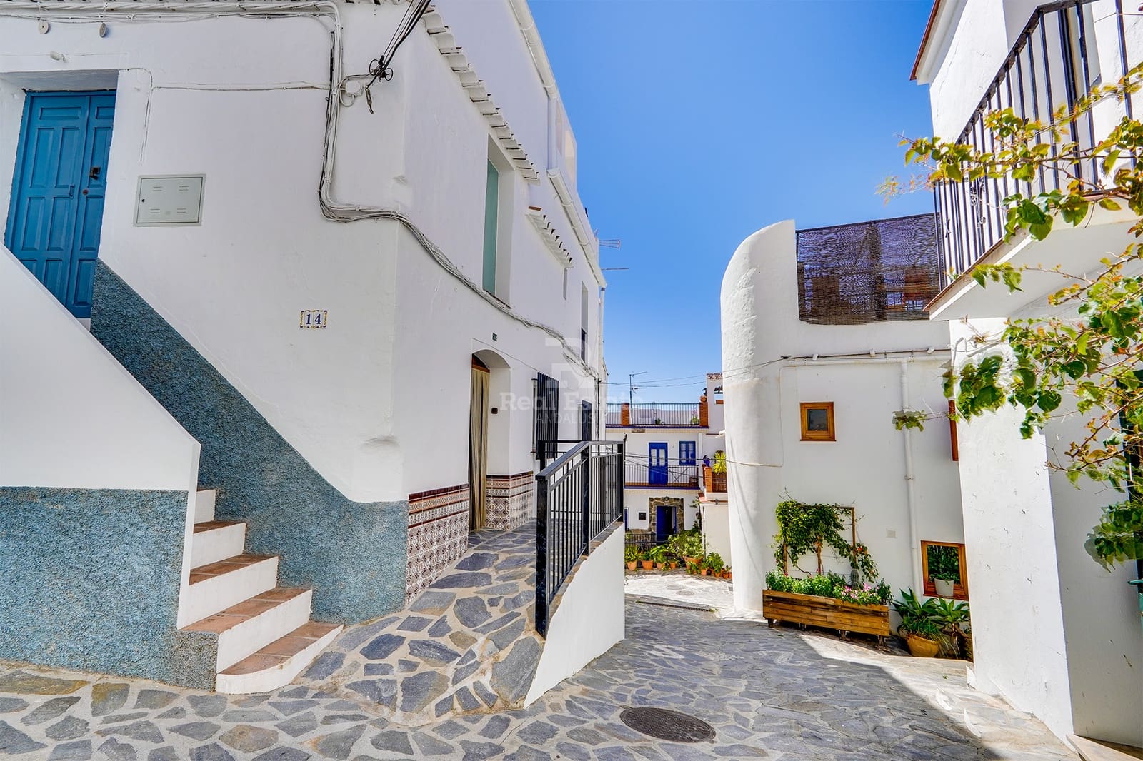 7 soveværelse Byhus til salg i Canillas de Albaida - € 139.950 (Ref: 8920406)