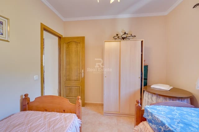 3 sovrum Finca/Hus på landet till salu i Canillas de Albaida med garage - 289 000 € (Ref: 8923228)