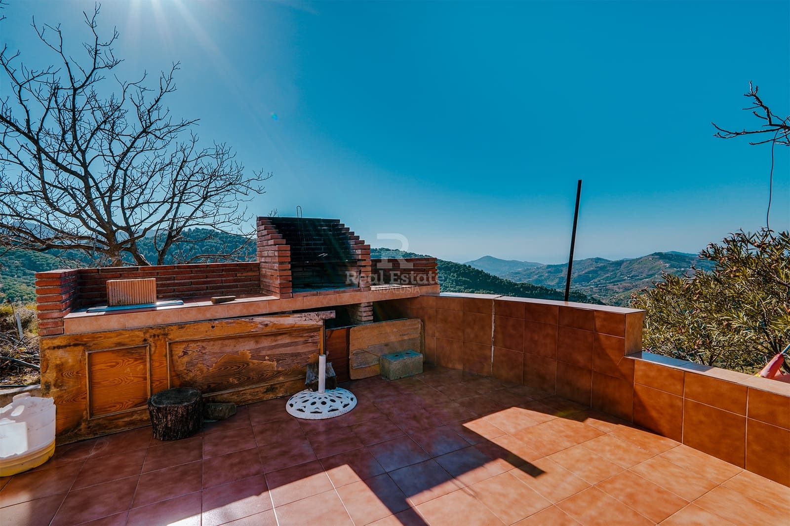 3 sypialnia Finka/Dom wiejski na sprzedaż w Canillas de Albaida z garażem - 289 000 € (Ref: 8923228)