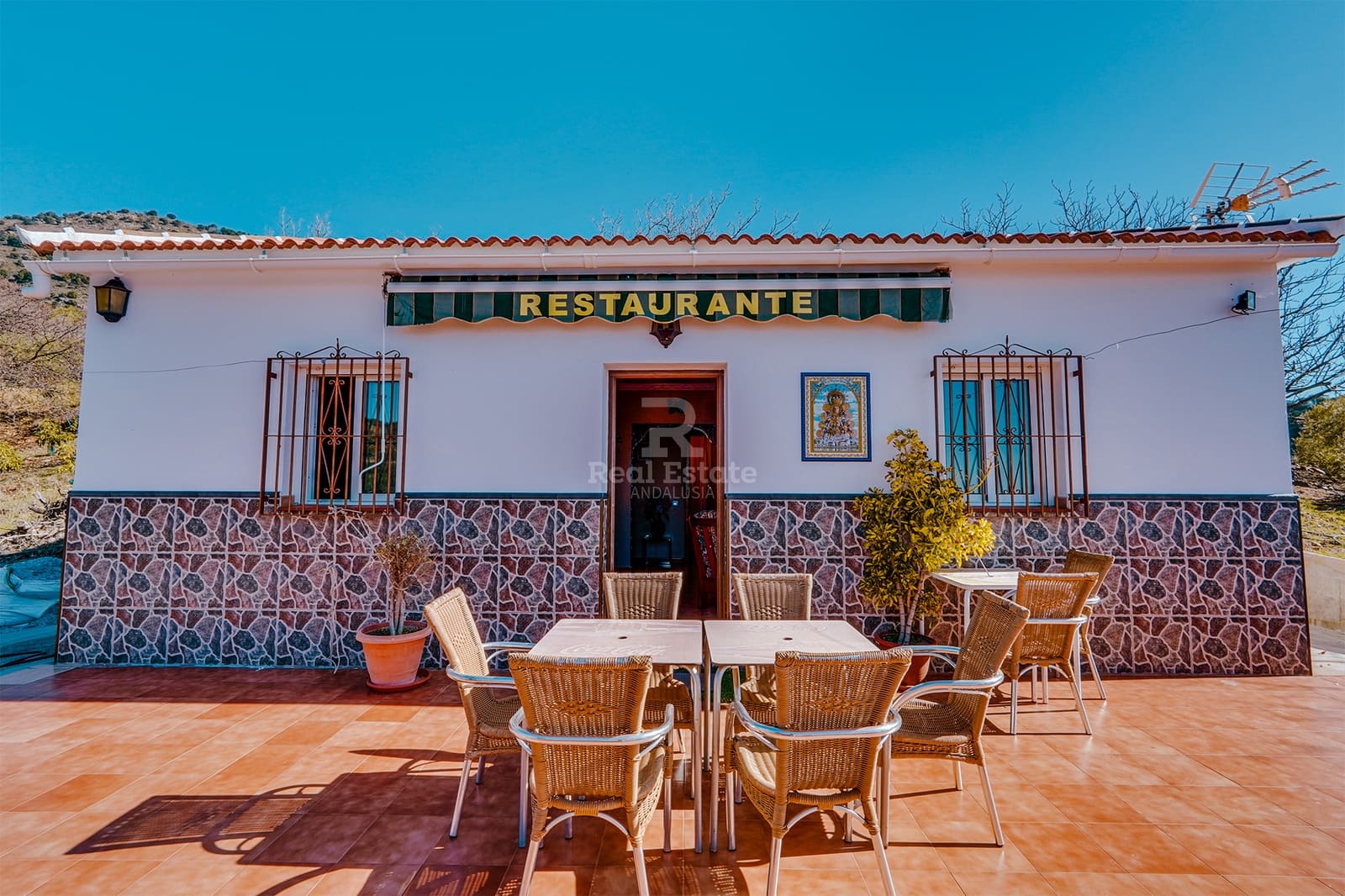 3 sypialnia Finka/Dom wiejski na sprzedaż w Canillas de Albaida z garażem - 289 000 € (Ref: 8923228)